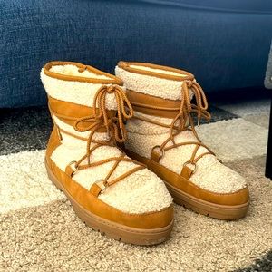 JUSTFAB Tan & Off-White Fuzzy Tie Boots Size 10